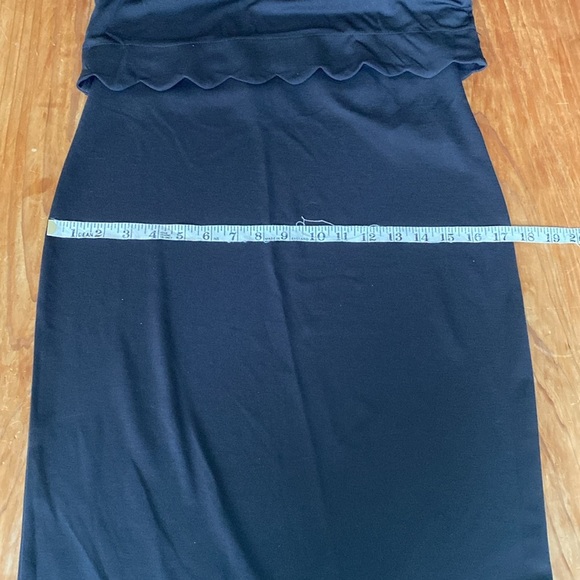 🆕 ONLY Scalloped Body Con Dress - Picture 10 of 10